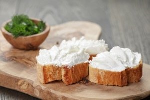 В 2018 года розничные цены на плавленый сыр достигли 336 руб/кг