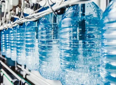В 2022 году отгрузки бутилированной воды уменьшились на -1,5%